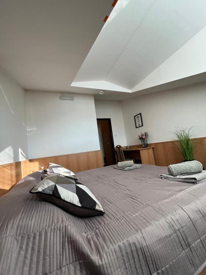 Hotel KRAS Rožňava Exterior foto
